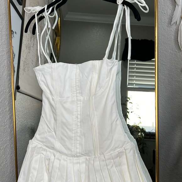 HOUSE OF CB 'Marcy' White Pleated Mini Dress NWT - Picture 9 of 12